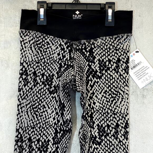 NUX Women's Black-White Snake Print Vesper Pull-On Capri Leggings SZ S - Picture 3 of 9